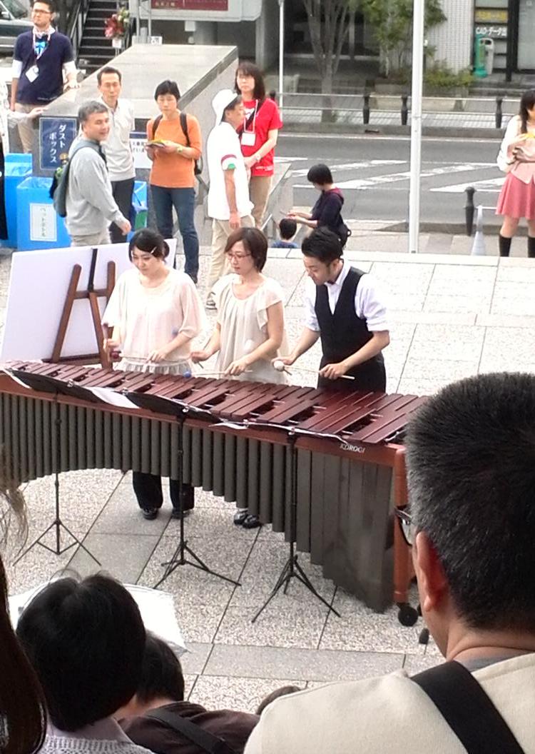 マリンバ演奏「PARADE」さん